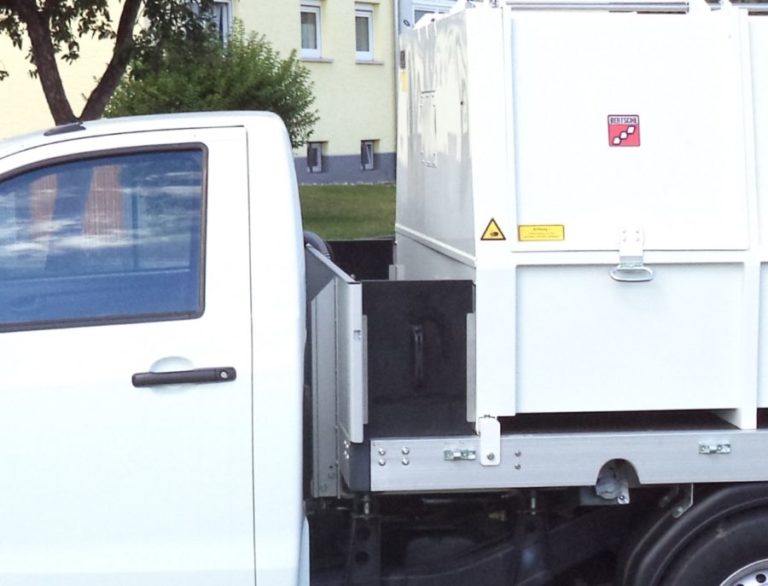 BERTSCHE Leichtmüllverdichter mit zusätzlichem Stauraum